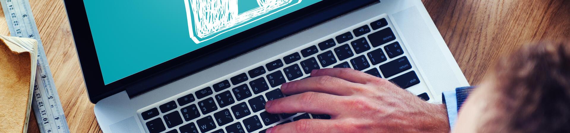 Laptop mit Schloss-Symbol als Hinweis auf sichere Browser-Erweiterungen