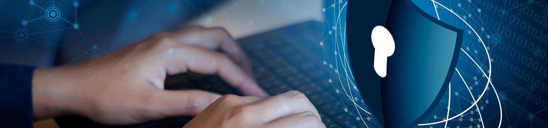 Hände tippen auf einer Laptop-Tastatur, darüber ein digitales Schutzschild-Symbol mit Schlüsselloch